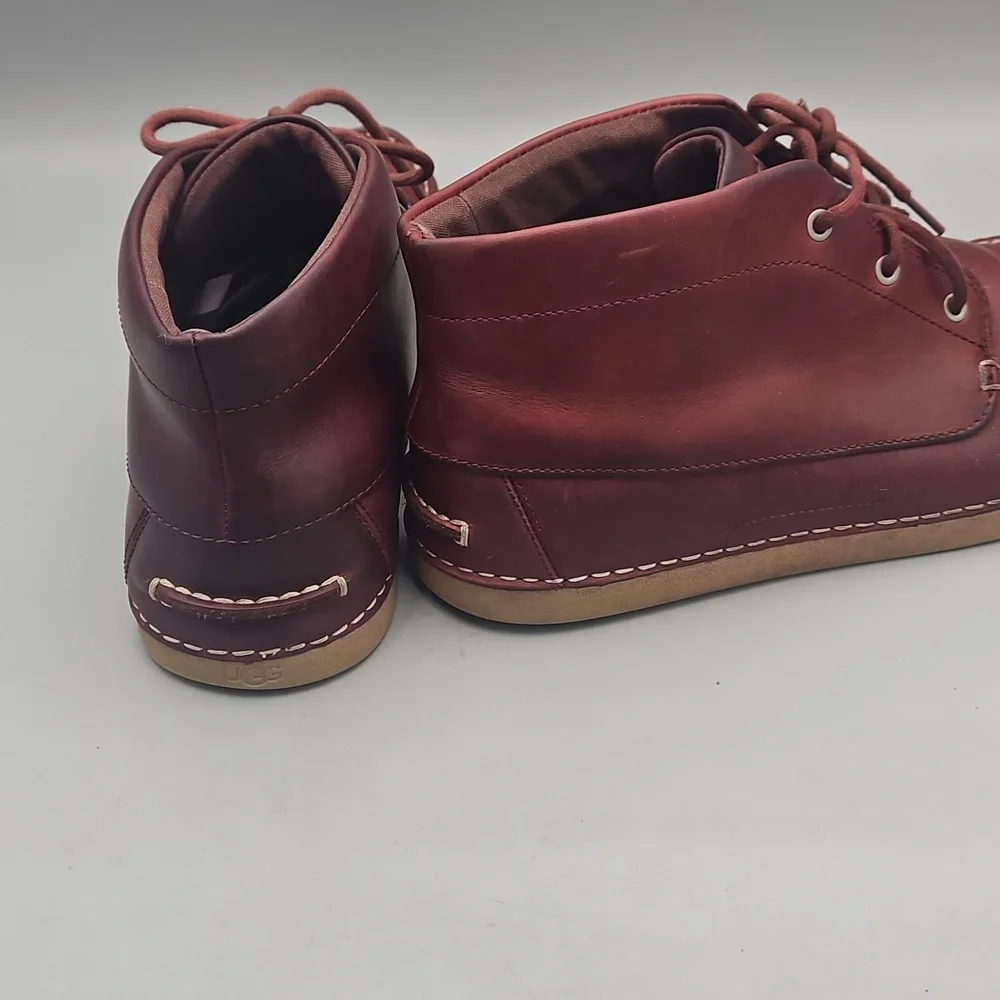 UGG Australia Men’s Burgundy Leather Chukka Boots size 10
